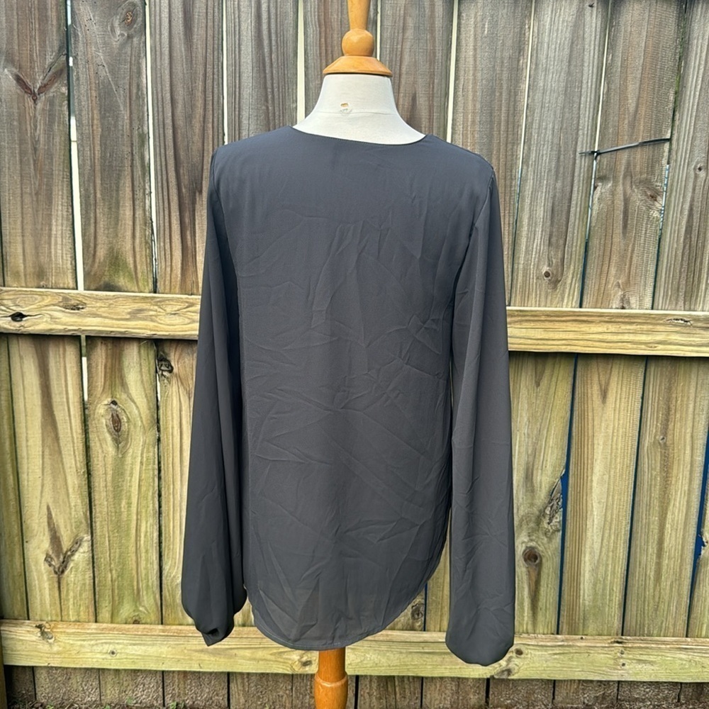 Fab’rik gray balloon sleeve top, size medium - Picture 3 of 5